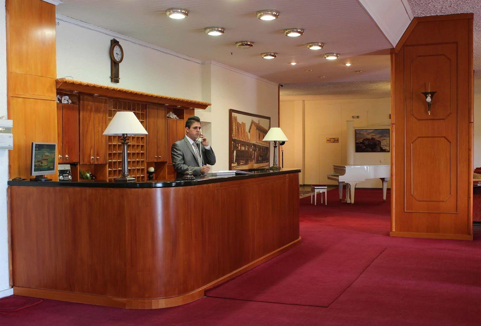 Famissi Eden Hotell Kalampáka Eksteriør bilde